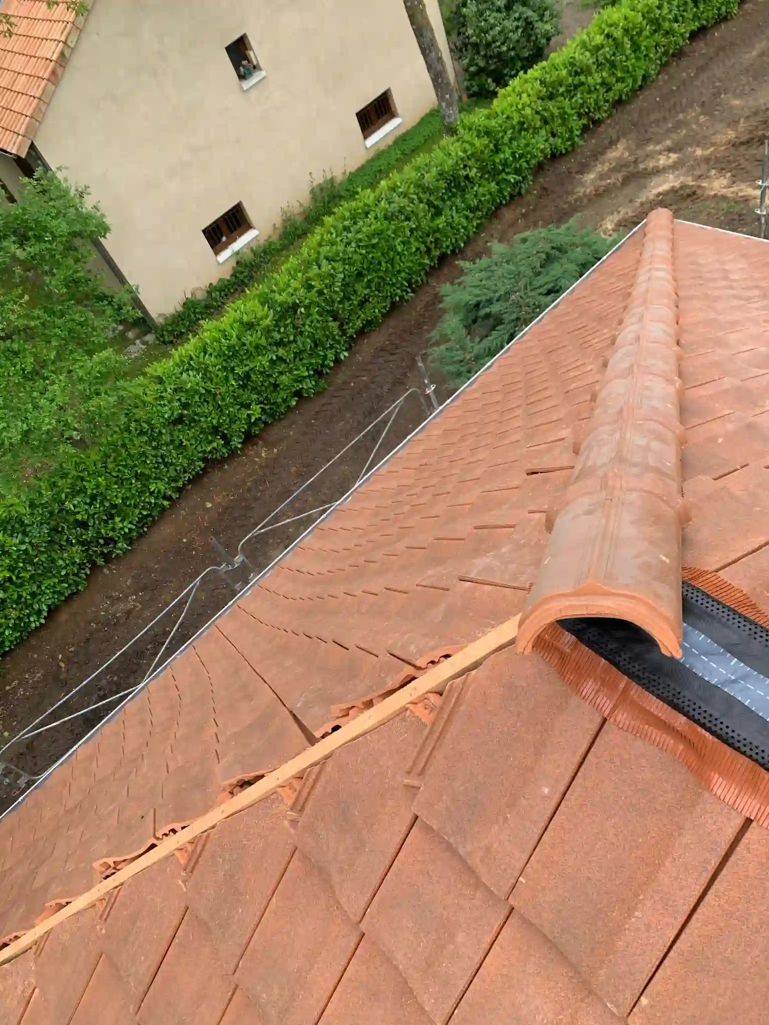 Pose d'arêtiers à Poitiers